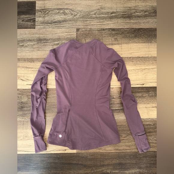 🍋LULULEMON LONG-SLEEVE 🍋 - Picture 3 of 6